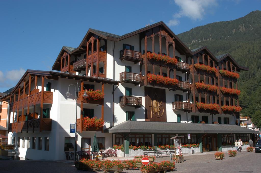 Hotel Isolabella Wellness Fiera Di Primiero Exterior foto